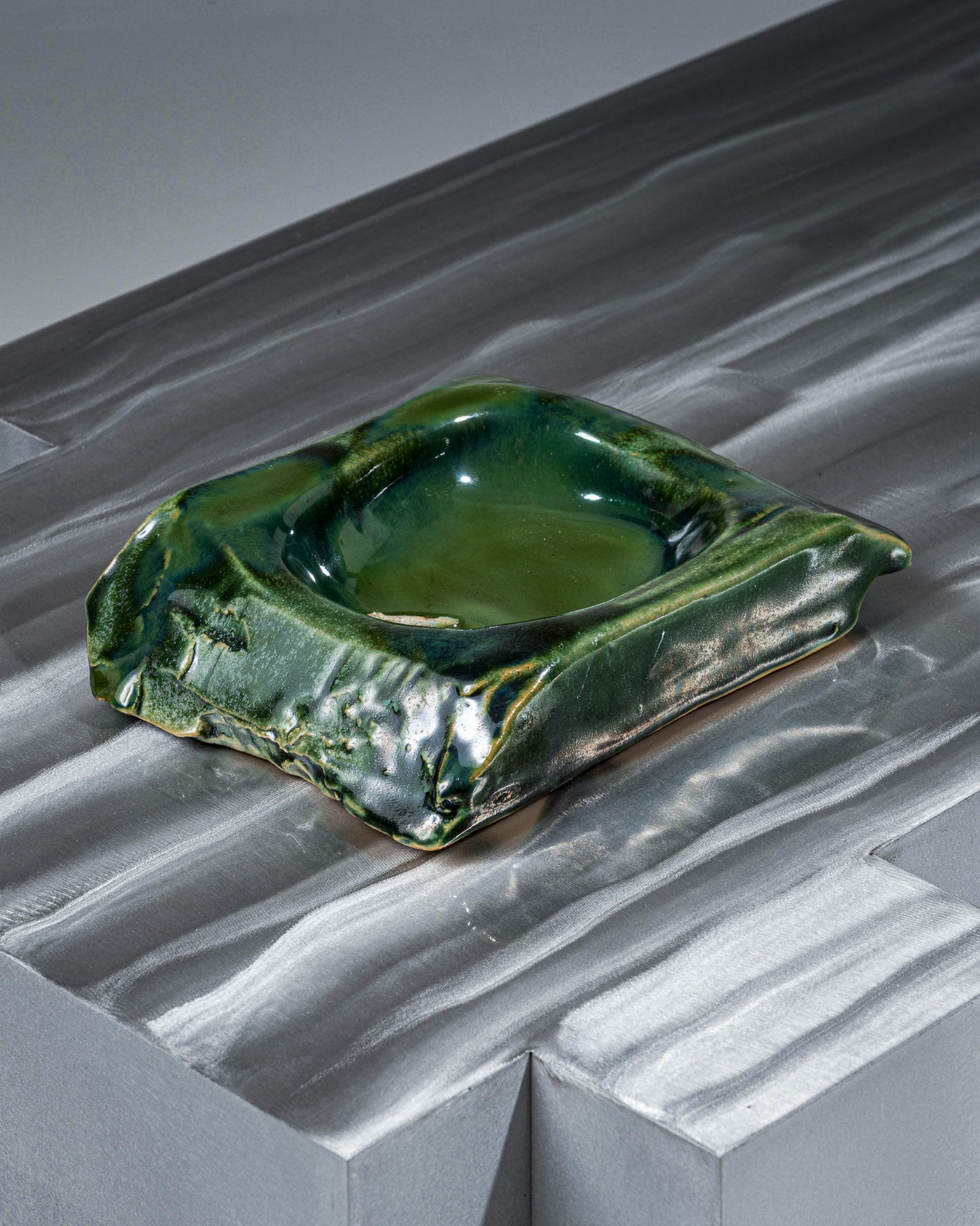 GRAND CENDRIER GRÈS VERT