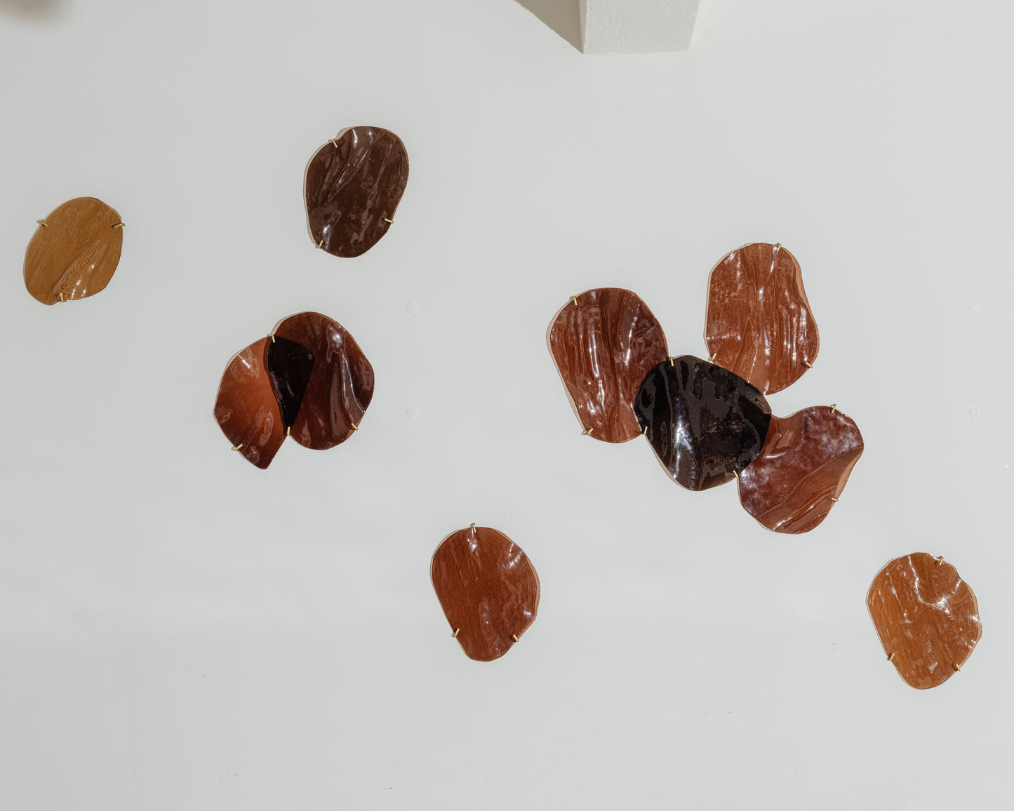 Lagune glass wall installation