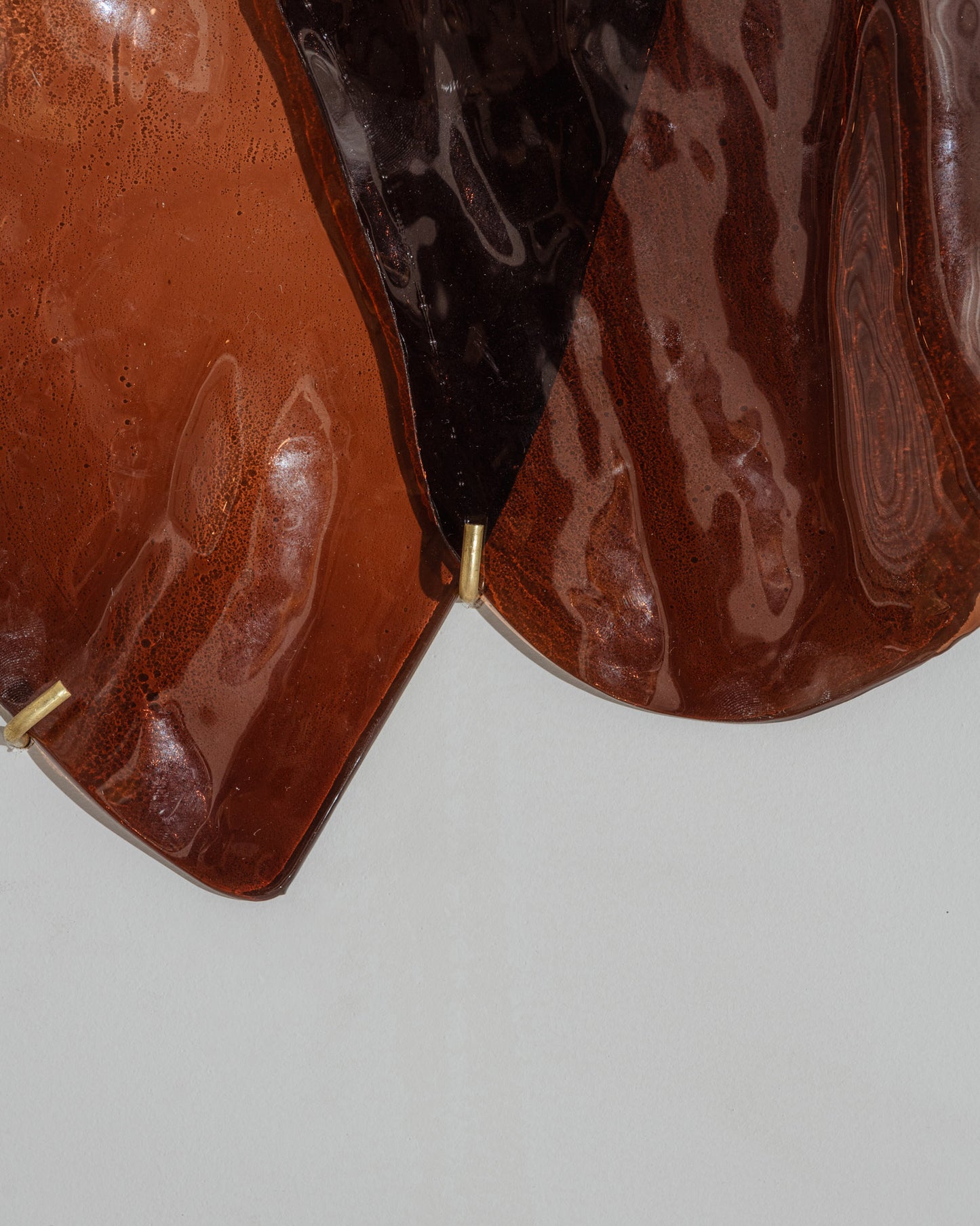 Lagune glass wall installation