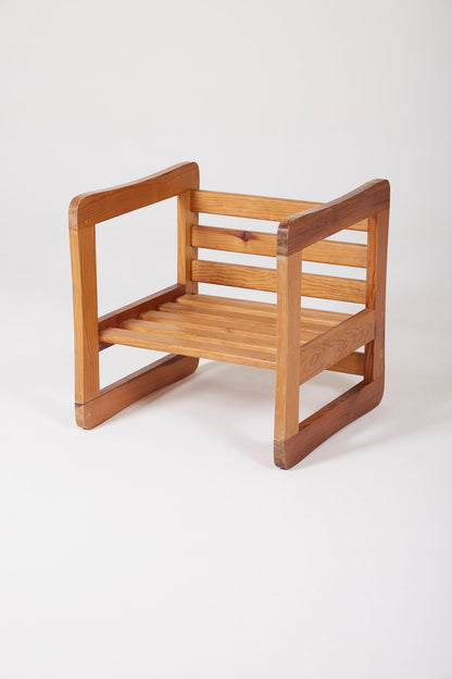 Tabouret en chêne 3 positions du designer français Marcel Gascoin (1907-1986) édité par Arhec dans les années 1950. Très bon état.