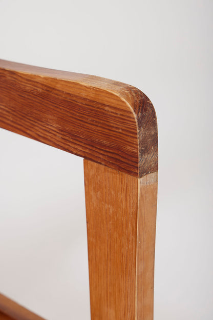 Tabouret en chêne 3 positions du designer français Marcel Gascoin (1907-1986) édité par Arhec dans les années 1950. Très bon état.