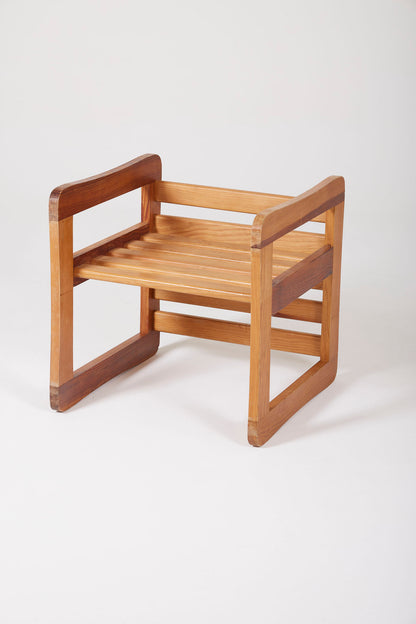 Tabouret en chêne 3 positions du designer français Marcel Gascoin (1907-1986) édité par Arhec dans les années 1950. Très bon état.