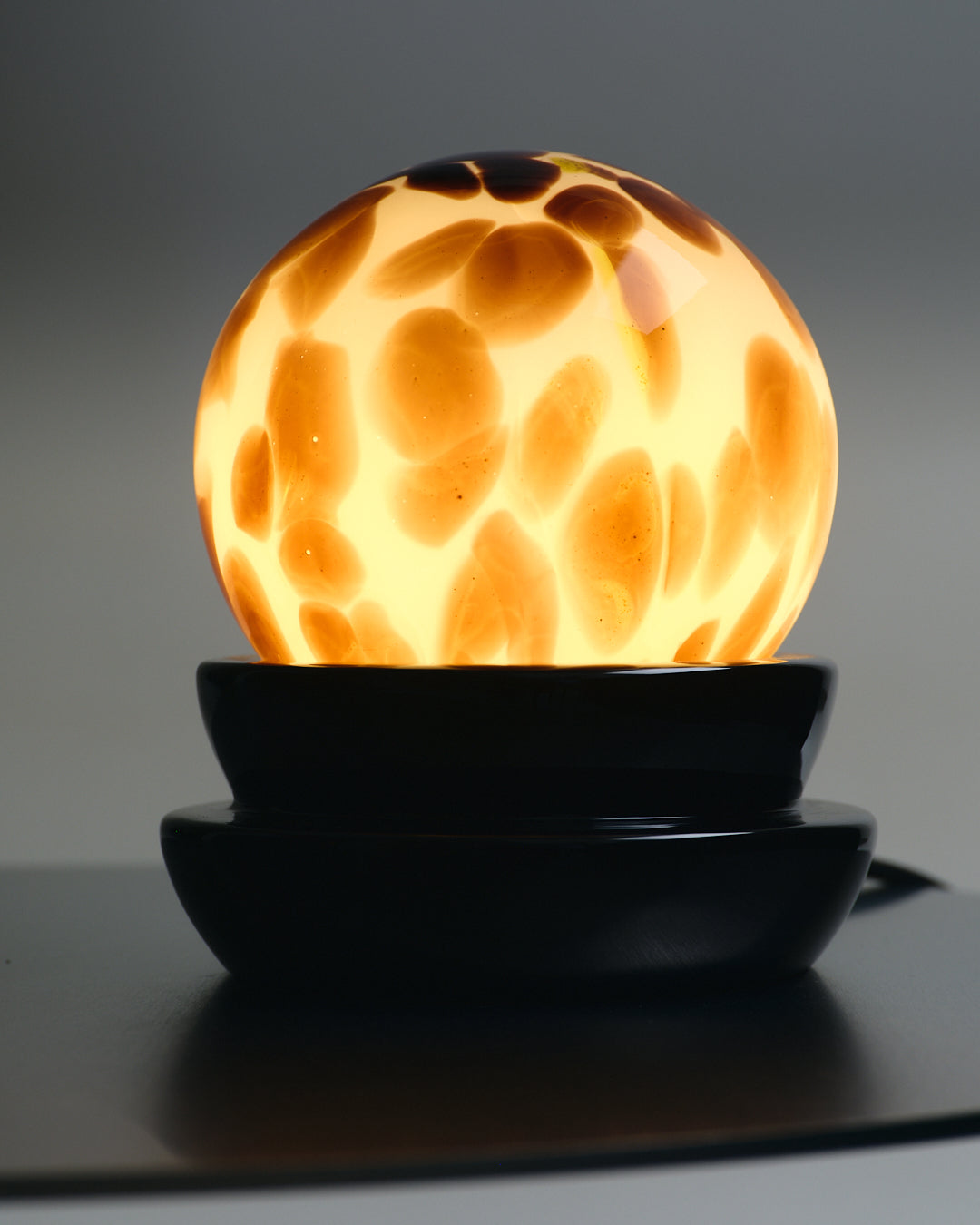 LAMPE GLOBE COCA WHITE