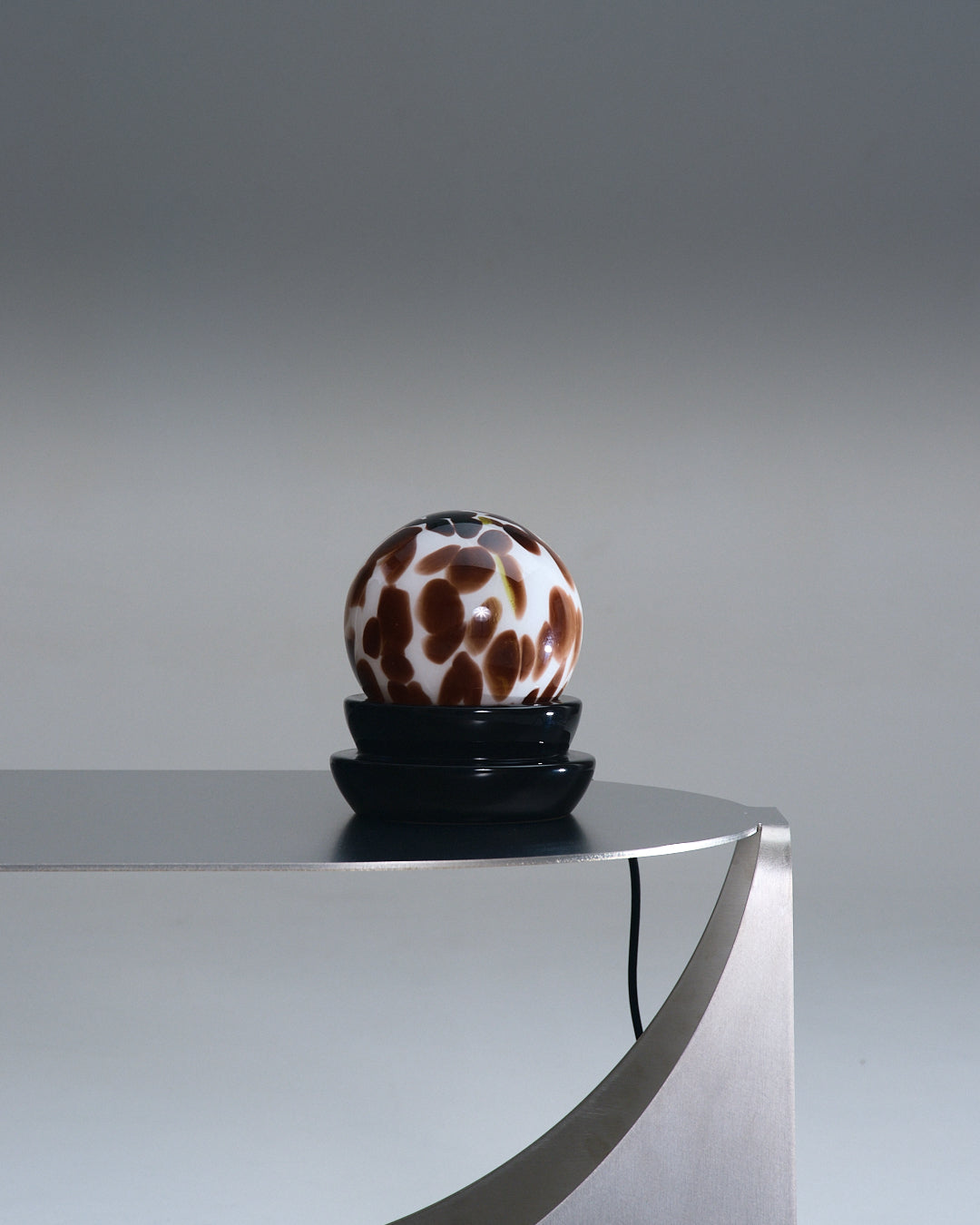 LAMPE GLOBE COCA WHITE