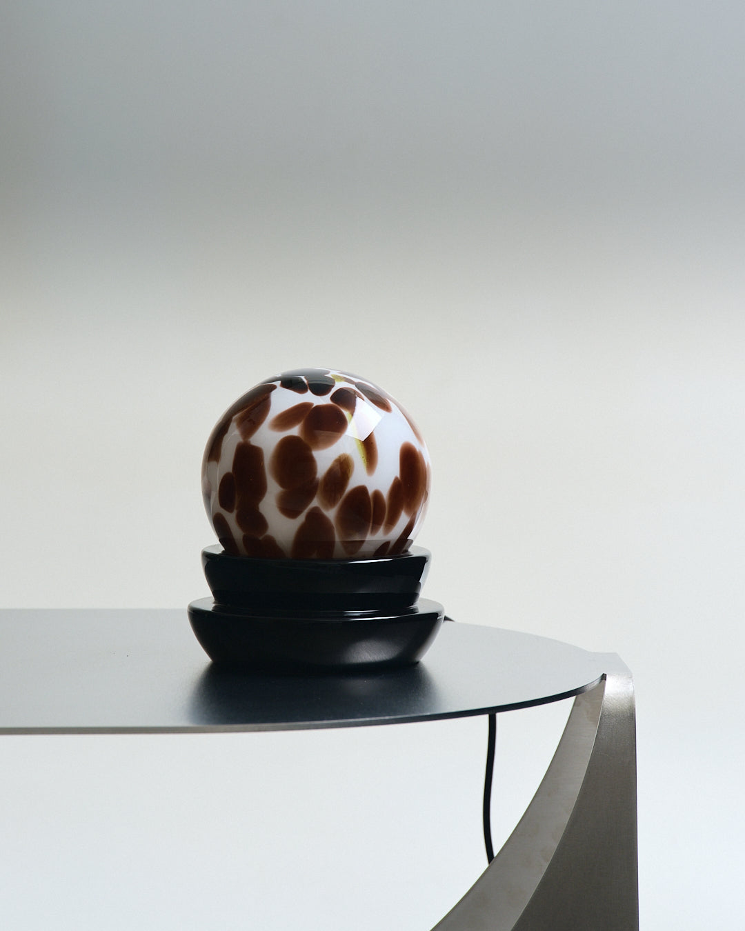 LAMPE GLOBE COCA WHITE