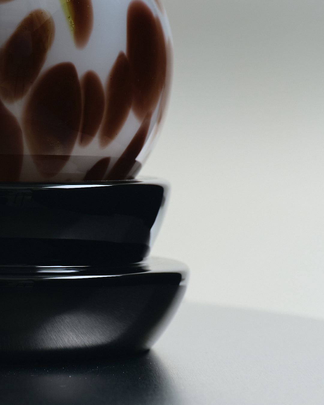 LAMPE GLOBE COCA WHITE