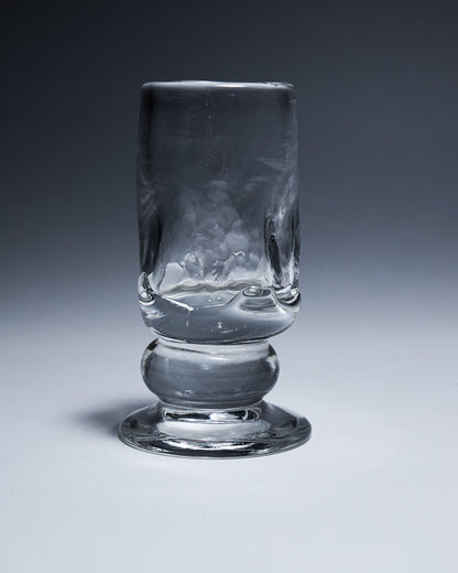 GOBELET À PIED DE FORME LIBRE