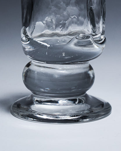 GOBELET À PIED DE FORME LIBRE