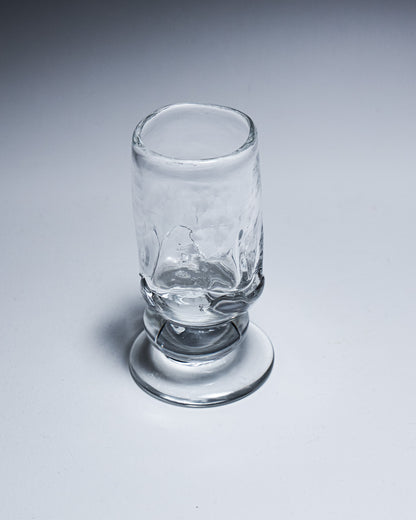 GOBELET À PIED DE FORME LIBRE