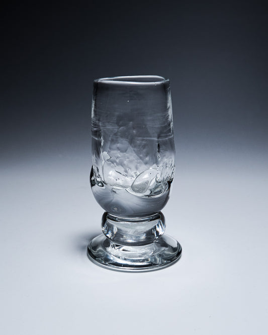 GOBELET À PIED DE FORME LIBRE