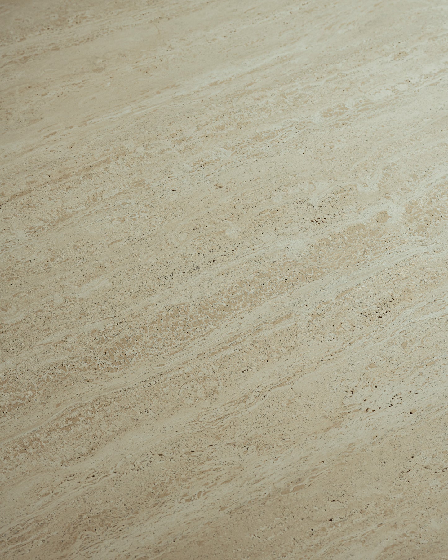 TABLE À MANGER RONDE EN TRAVERTIN, 1980s