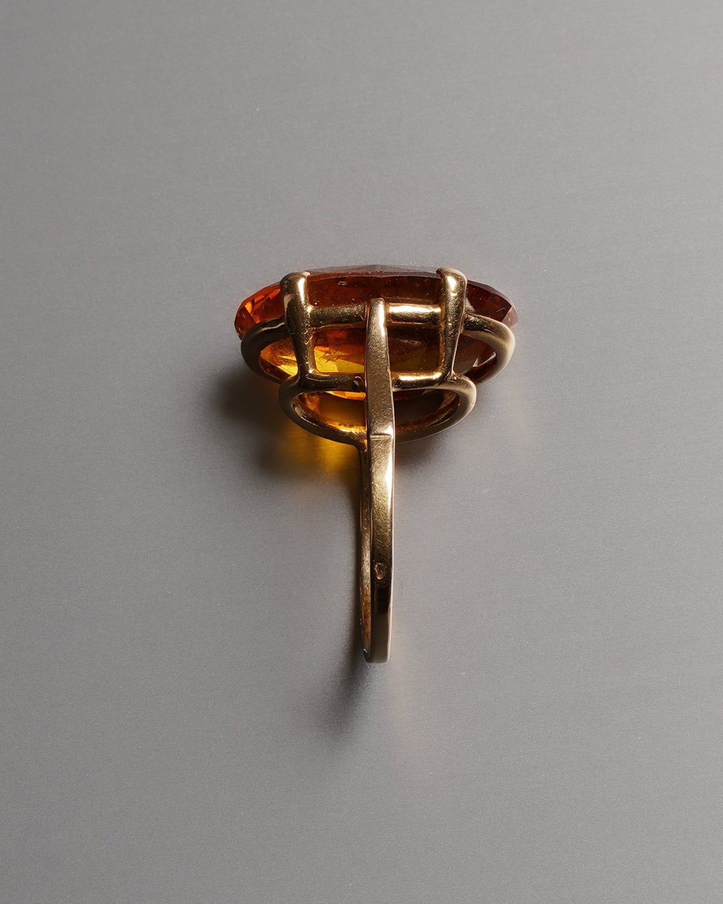 18 CARAT GOLD AND CITRINE RING