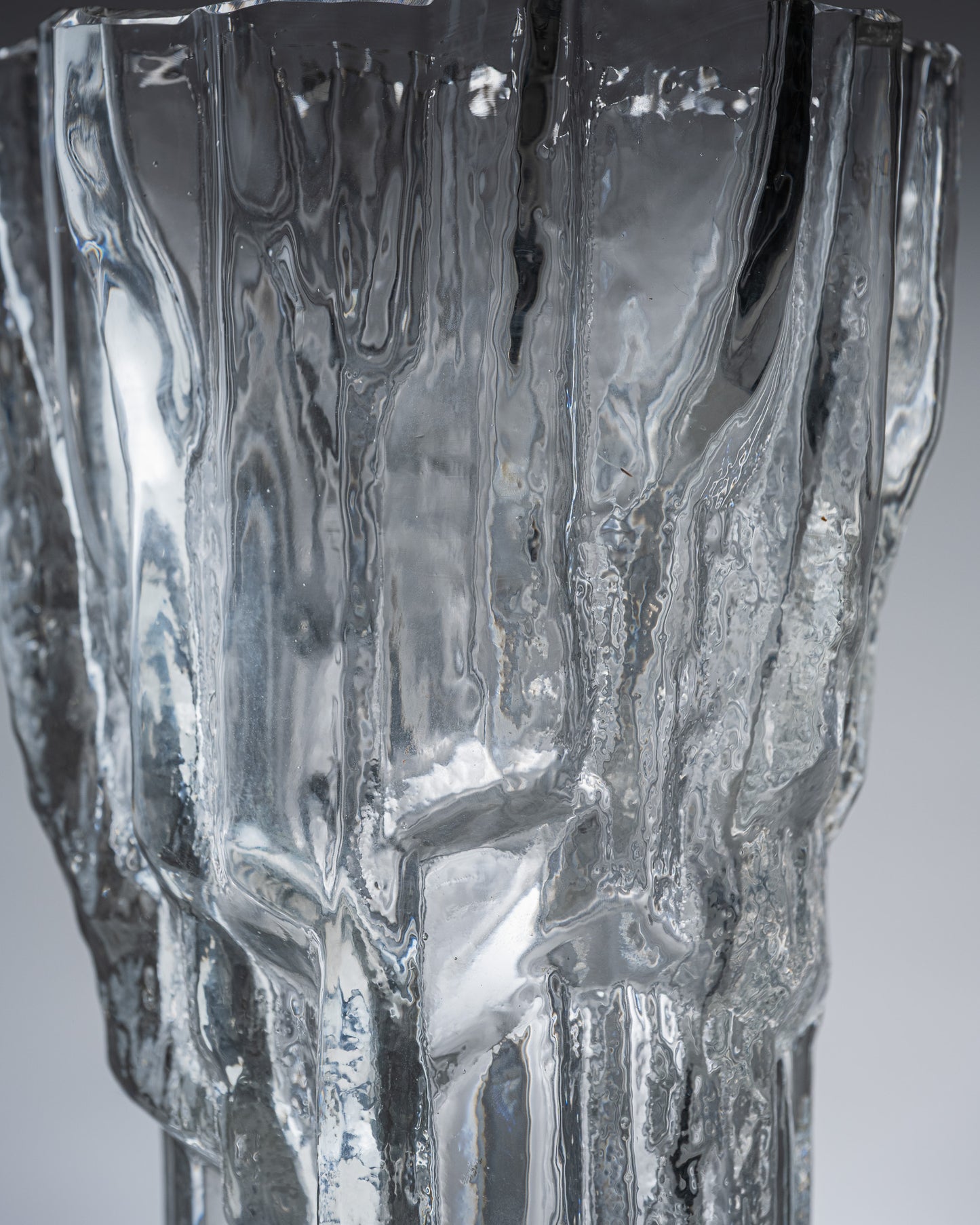 VASE EN VERRE MOULÉ, TAPIO WIRKKALA, 1970s