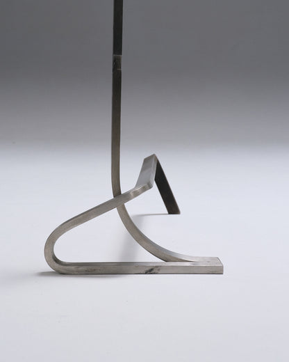 PAIRE DE CHENETS MODERNISTES EN ACIER BROSSÉ, 1970s