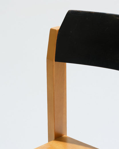 PAIRE DE CHAISES EMPILABLES EN BOIS, 1950s