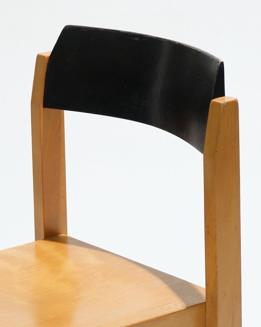 SET DE 4 CHAISES EMPILABLES EN BOIS, 1950s