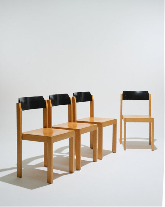 SET DE 4 CHAISES EMPILABLES EN BOIS, 1950s