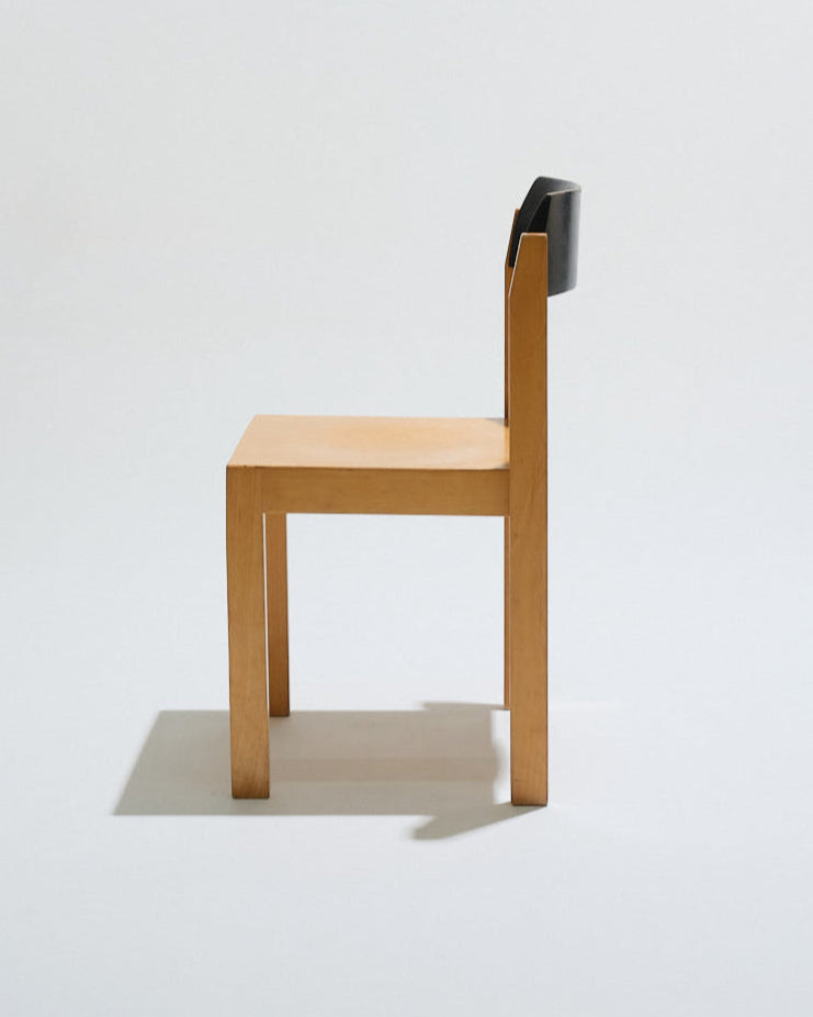 PAIRE DE CHAISES EMPILABLES EN BOIS, 1950s