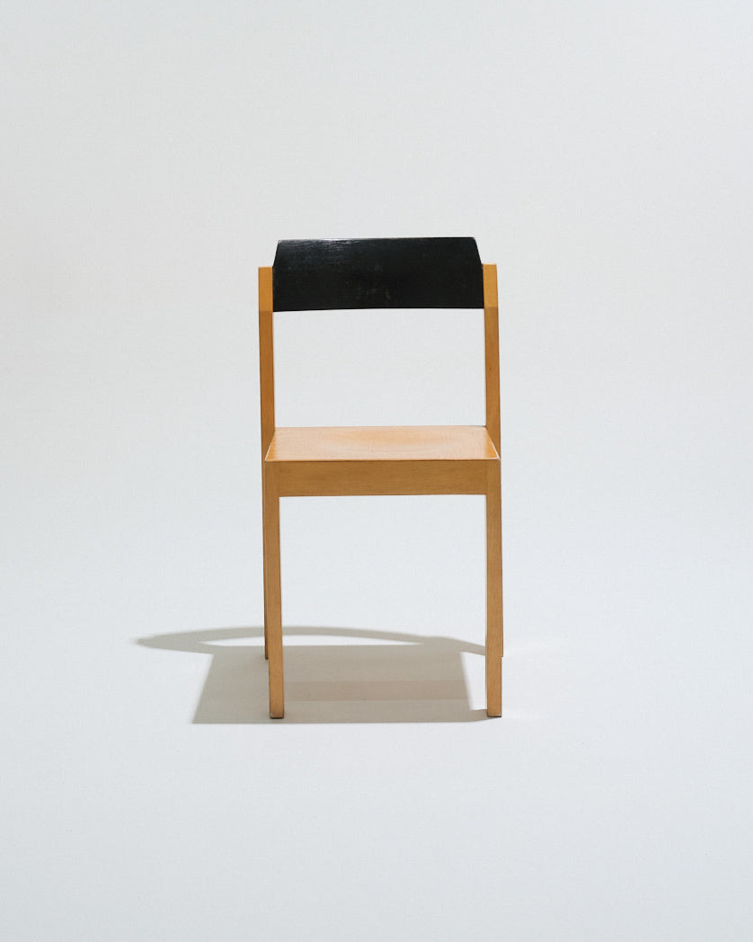 SET DE 4 CHAISES EMPILABLES EN BOIS, 1950s