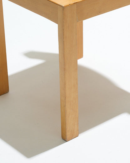 PAIRE DE CHAISES EMPILABLES EN BOIS, 1950s