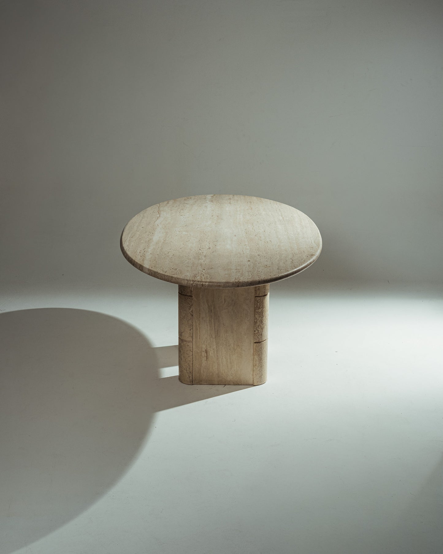 OVAL TRAVERTINE DINING TABLE, ROCHE-BOBOIS, 1970s 