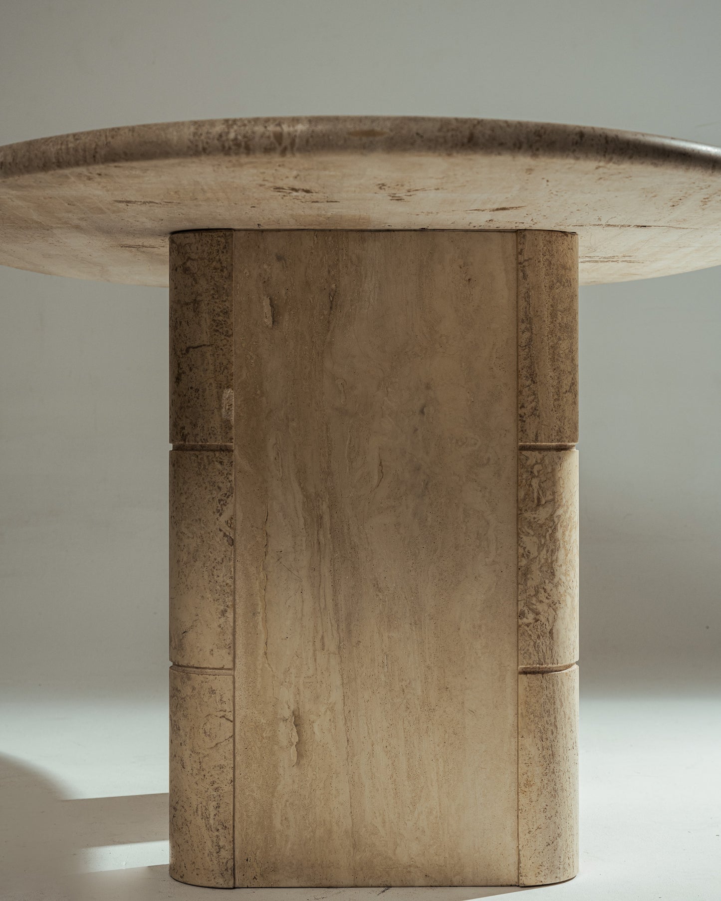 OVAL TRAVERTINE DINING TABLE, ROCHE-BOBOIS, 1970s 