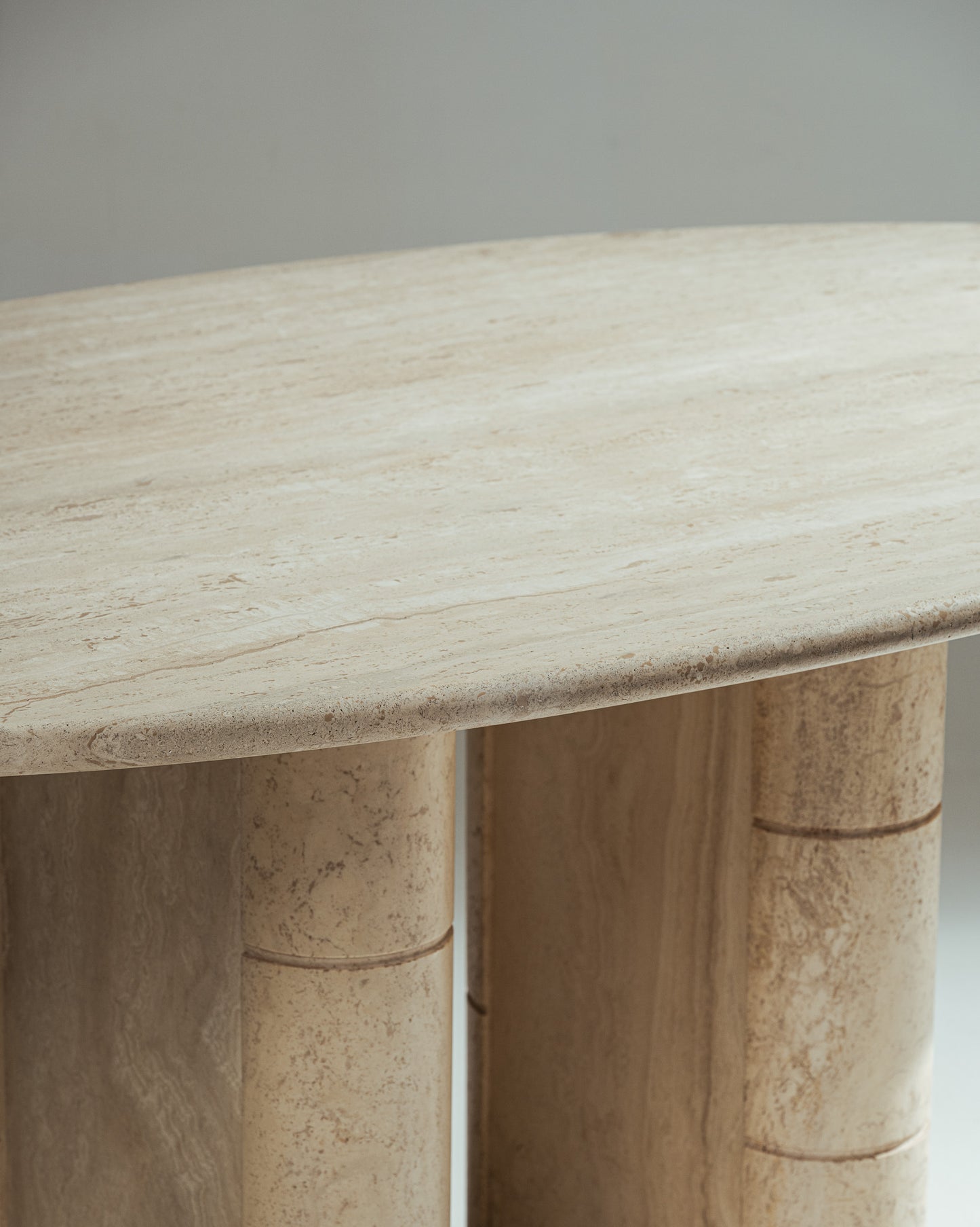 OVAL TRAVERTINE DINING TABLE, ROCHE-BOBOIS, 1970s 