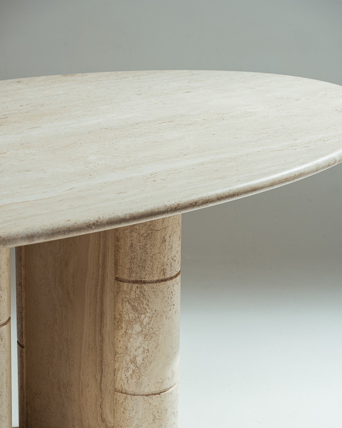 OVAL TRAVERTINE DINING TABLE, ROCHE-BOBOIS, 1970s 