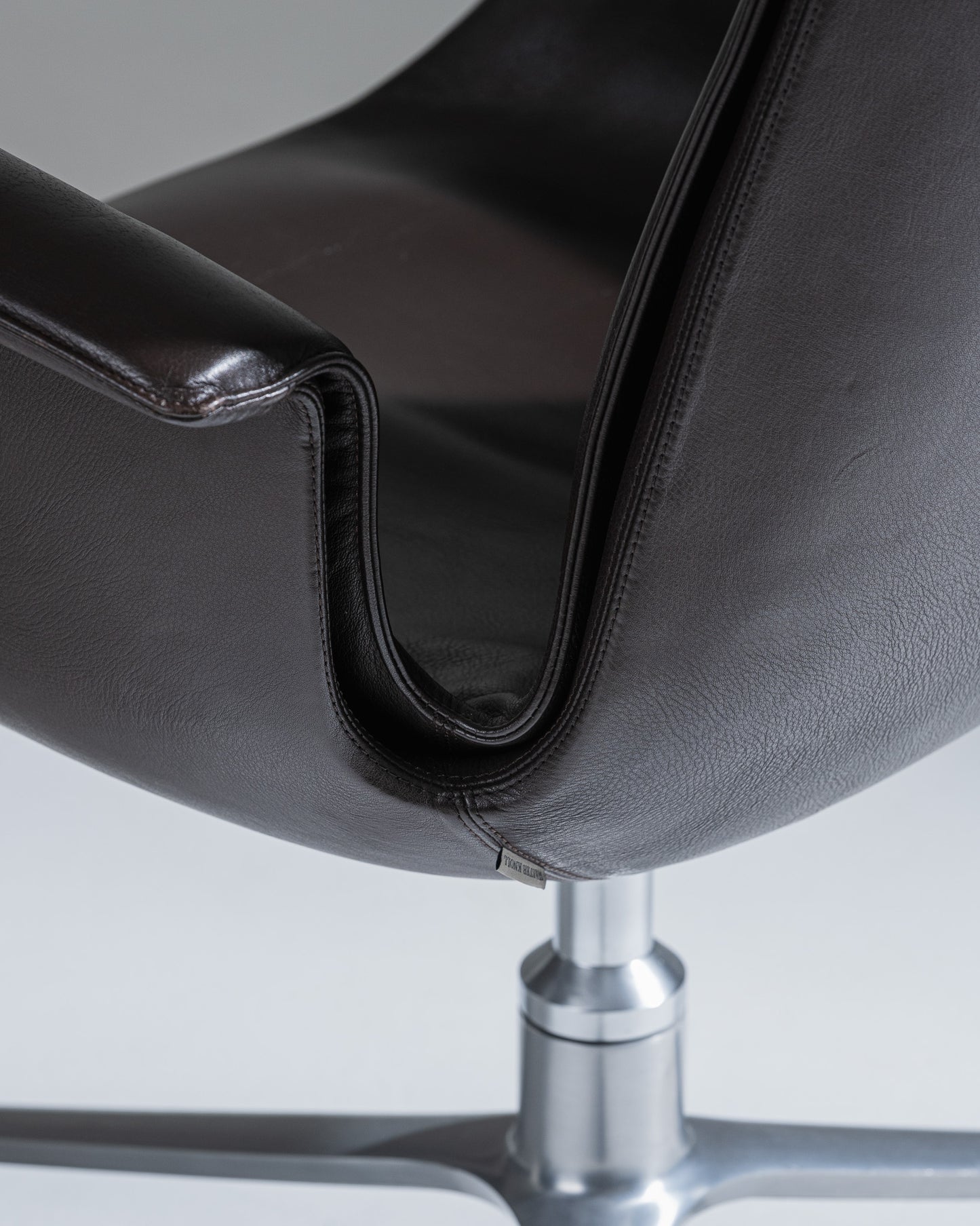 PAIRE DE FAUTEUILS FK 6725, FABRICIUS & KASTHOLMON, 1960s