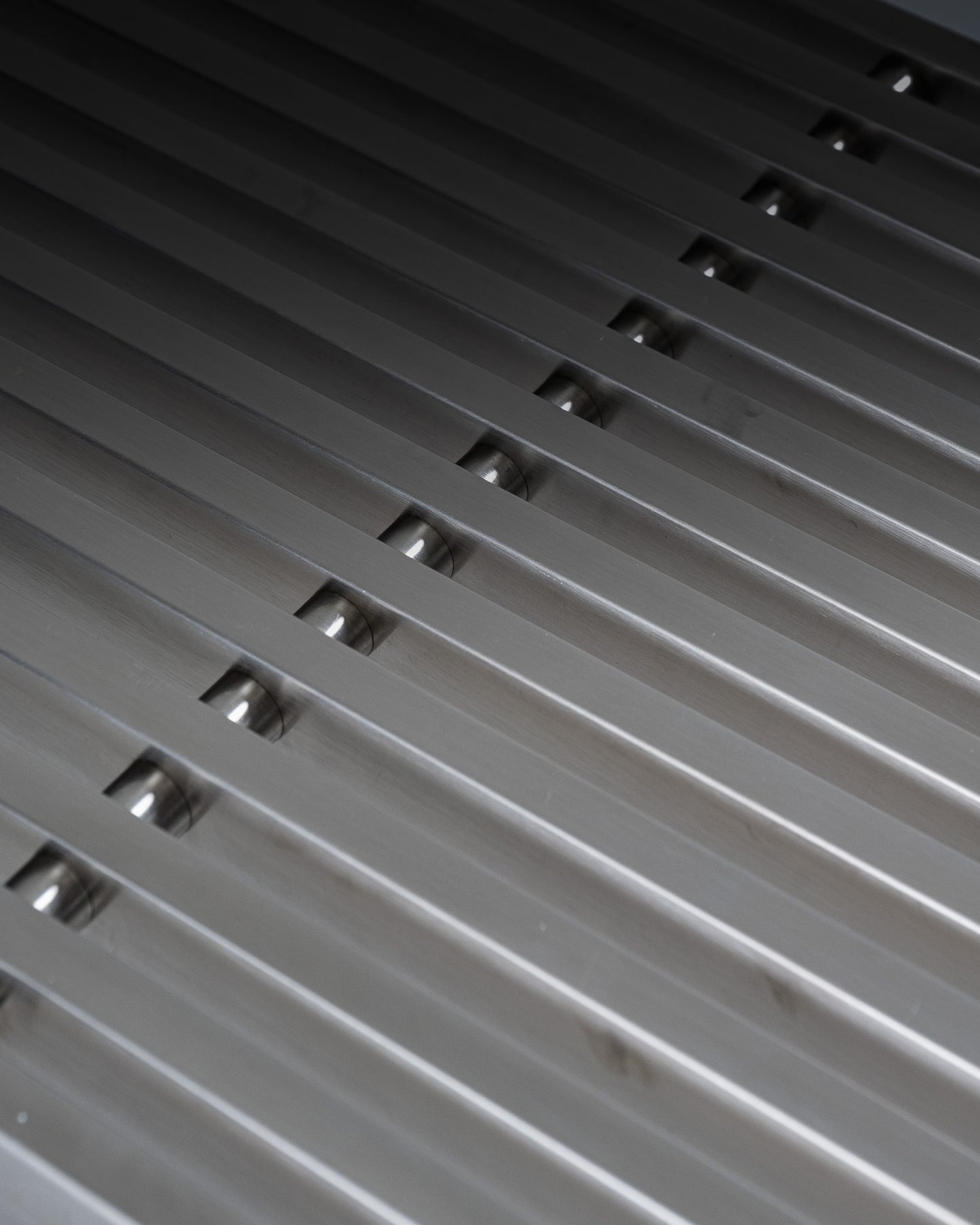 BANC EN ACIER INOXYDABLE MODERNISTE