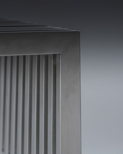 BANC EN ACIER INOXYDABLE MODERNISTE