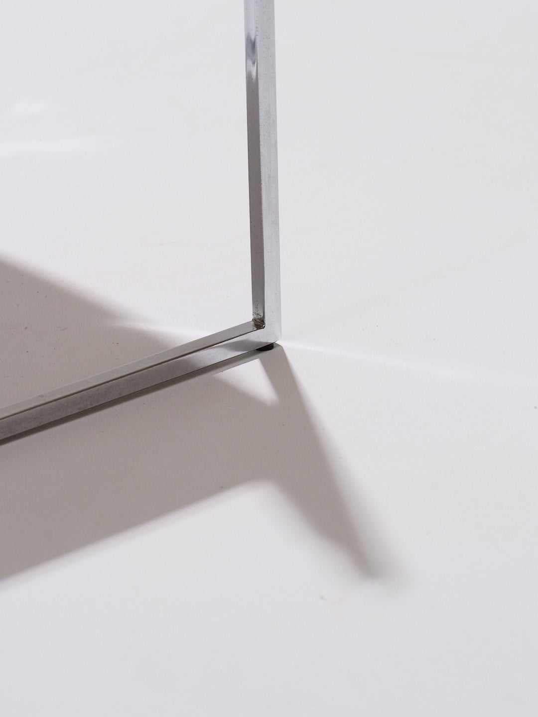 CHAISE EN MÉTAL ET TISSU TEXTURÉ, 1970s