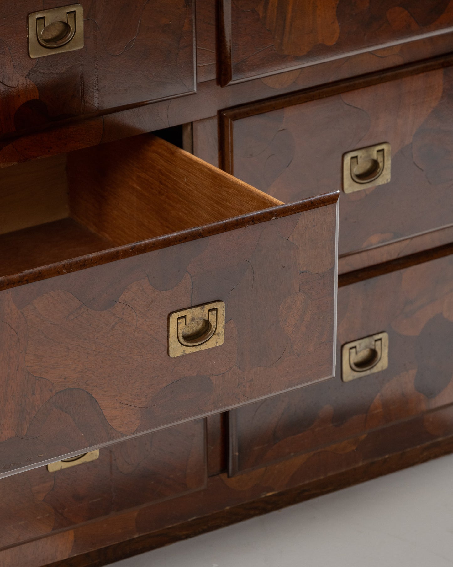 OLIVE WOOD VENEER SIDEBOARD, 1950S