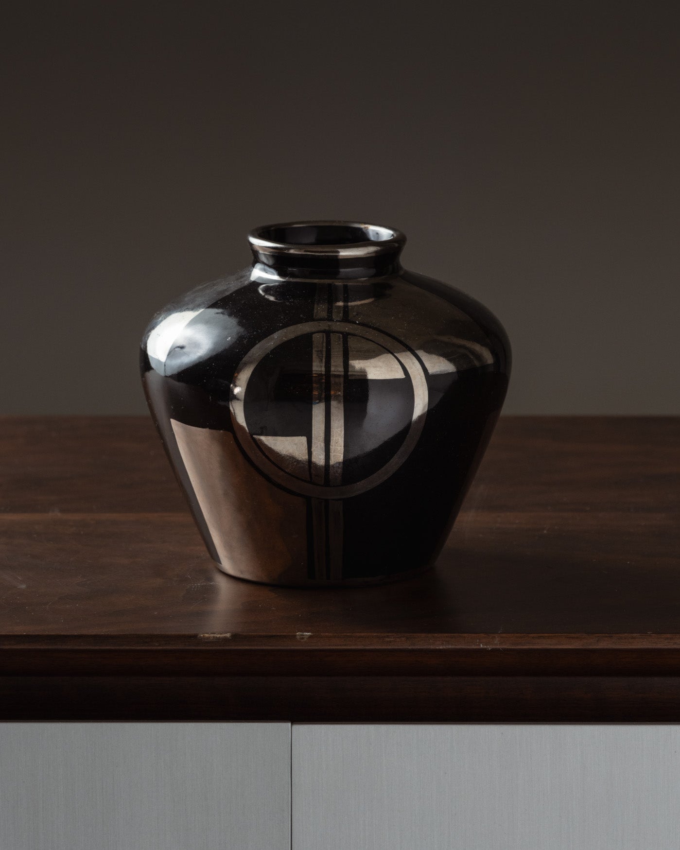 VASE BOULE ART DÉCO NOIR ET ARGENTÉ, 1930s
