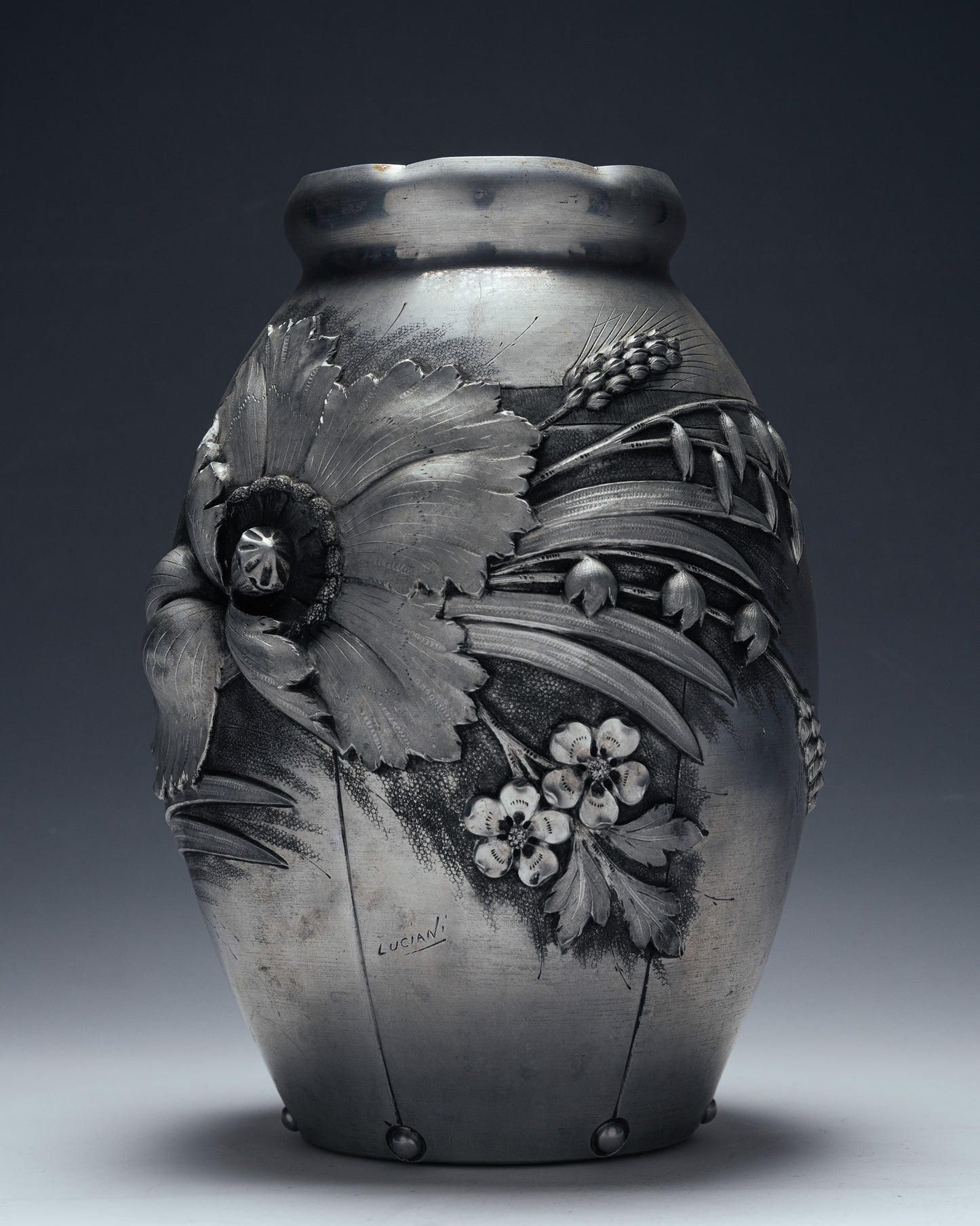 ART NOUVEAU FLORAL VASE, 1920s