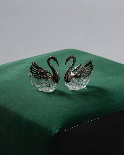 PAIRE DE SALIÈRE ET POIVRIÈRE EN FORME DE CYGNE, 1950s