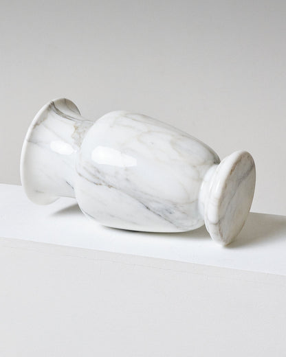 VASE EN MARBRE BLANC DE CARRARE, 1970s
