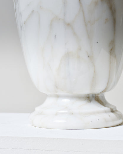 VASE EN MARBRE BLANC DE CARRARE, 1970s