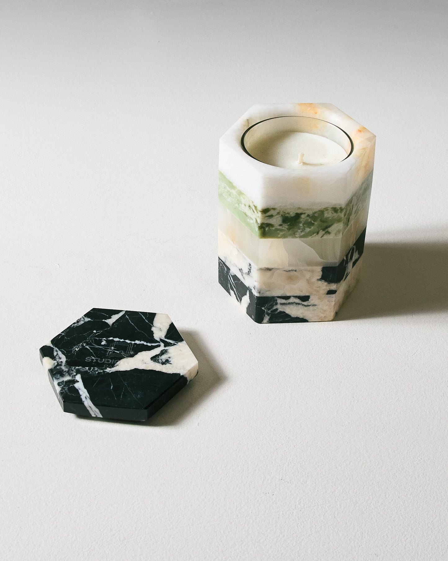 BOUGIE PARFUMÉE EN MARBRE ET ONYX BLANC ET VERT