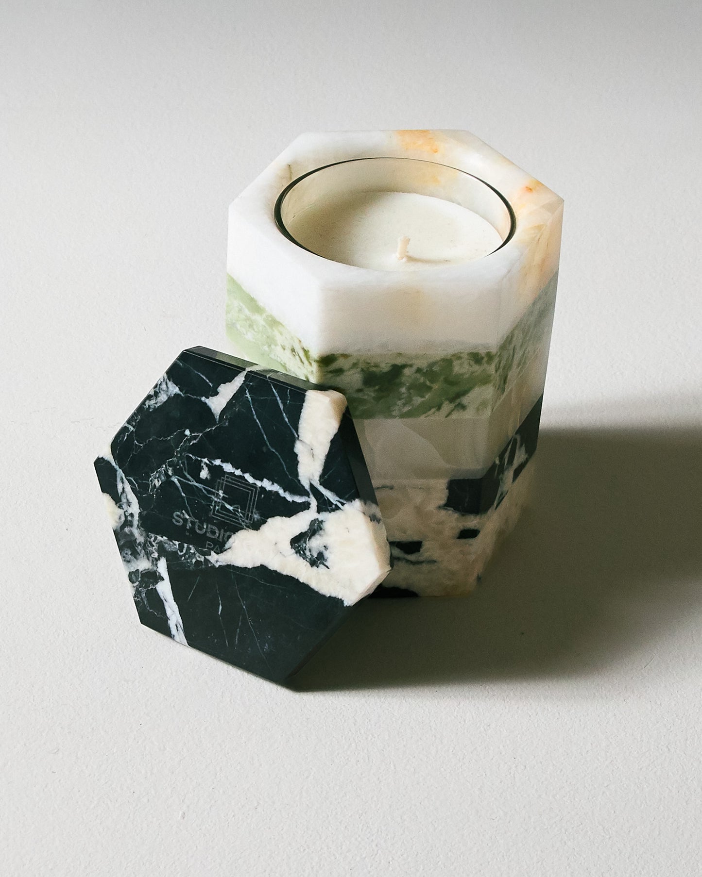 BOUGIE PARFUMÉE EN MARBRE ET ONYX BLANC ET VERT