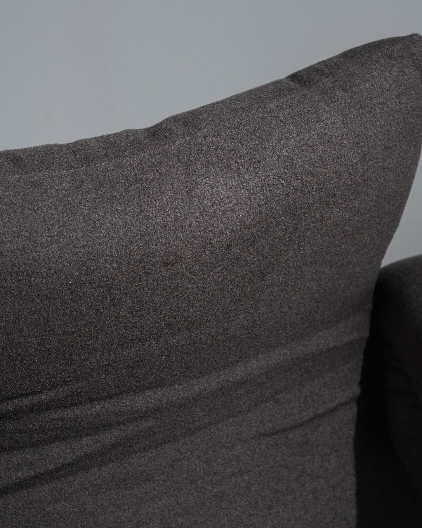 MARALUNGA GRAY SOFA, VICO MAGISTRETTI, 1970s