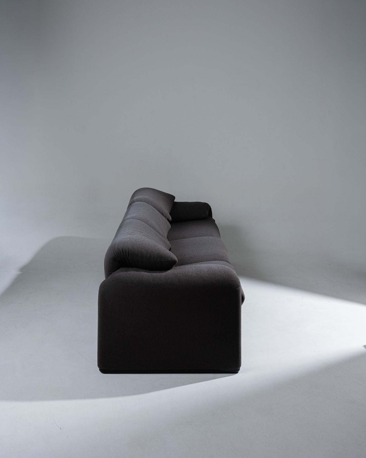 MARALUNGA GRAY SOFA, VICO MAGISTRETTI, 1970s