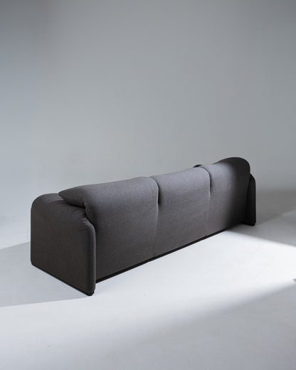 MARALUNGA GRAY SOFA, VICO MAGISTRETTI, 1970s