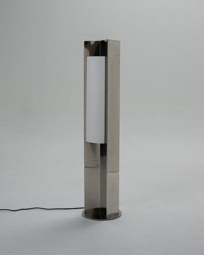 Arrow 120 floor lamp with diffuser