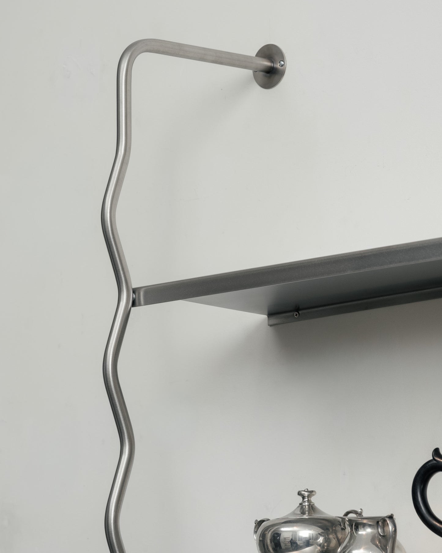 'WAVE' METAL SHELF