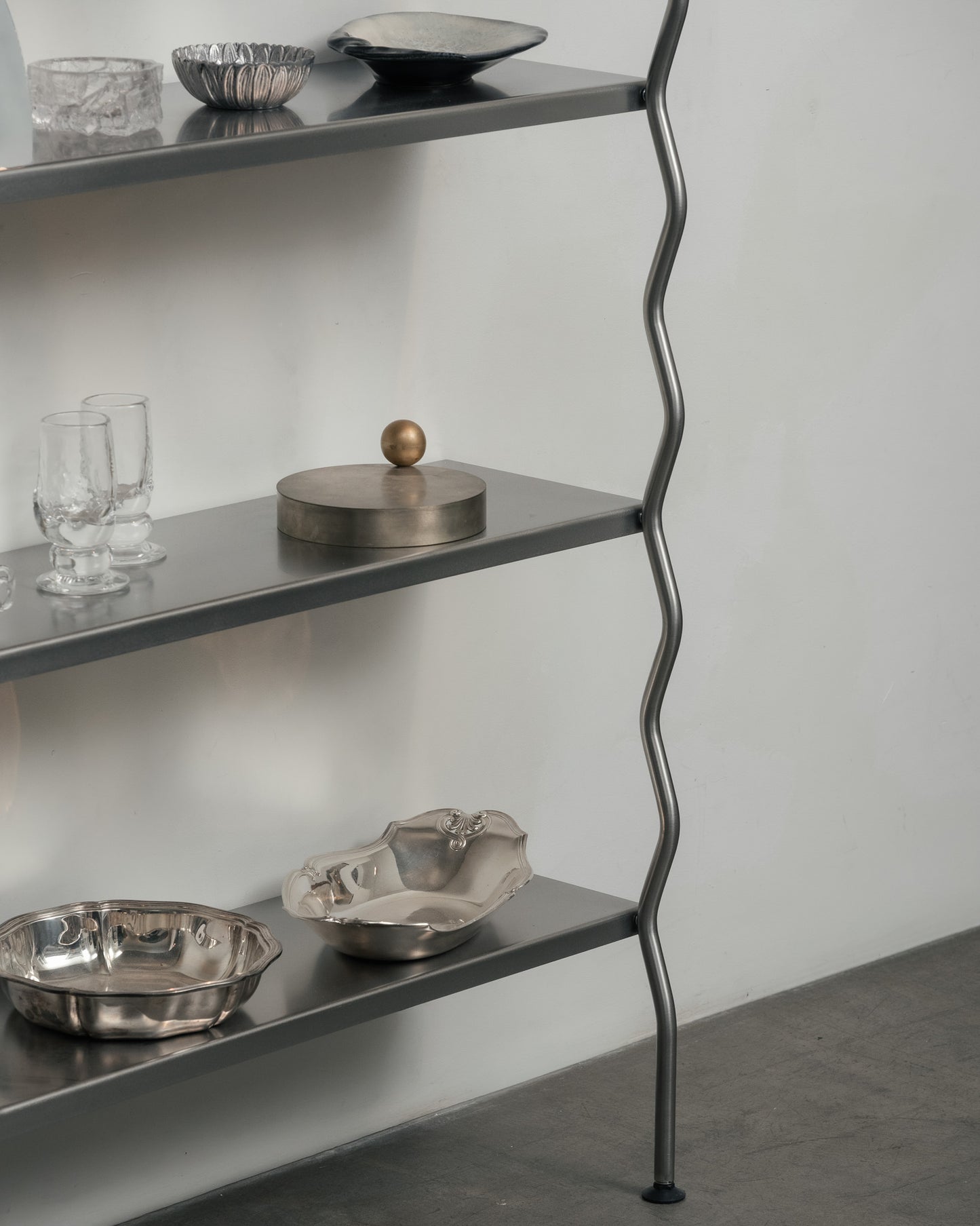 'WAVE' METAL SHELF