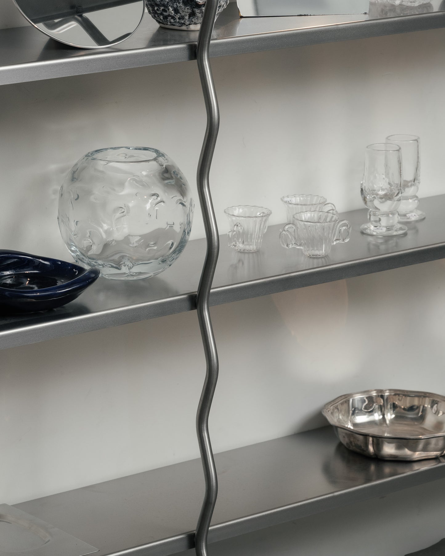 'WAVE' METAL SHELF