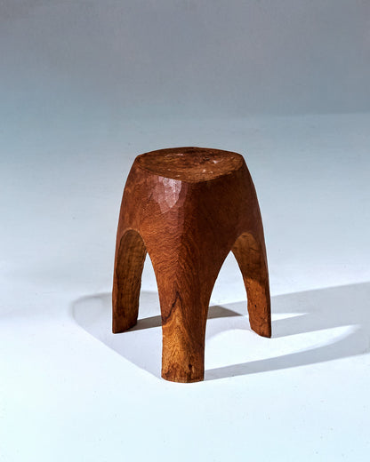 TABOURET TRIPODE EN BOIS