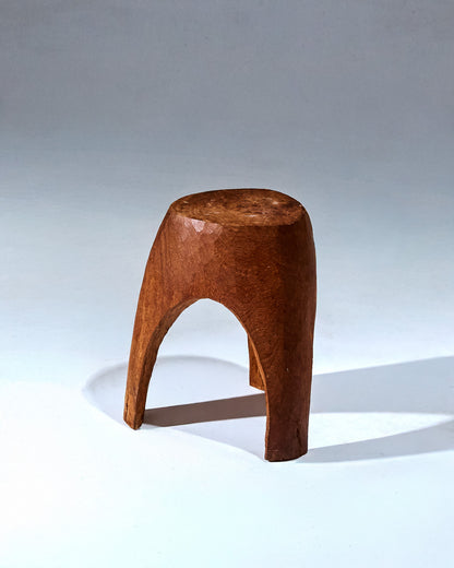 TABOURET TRIPODE EN BOIS