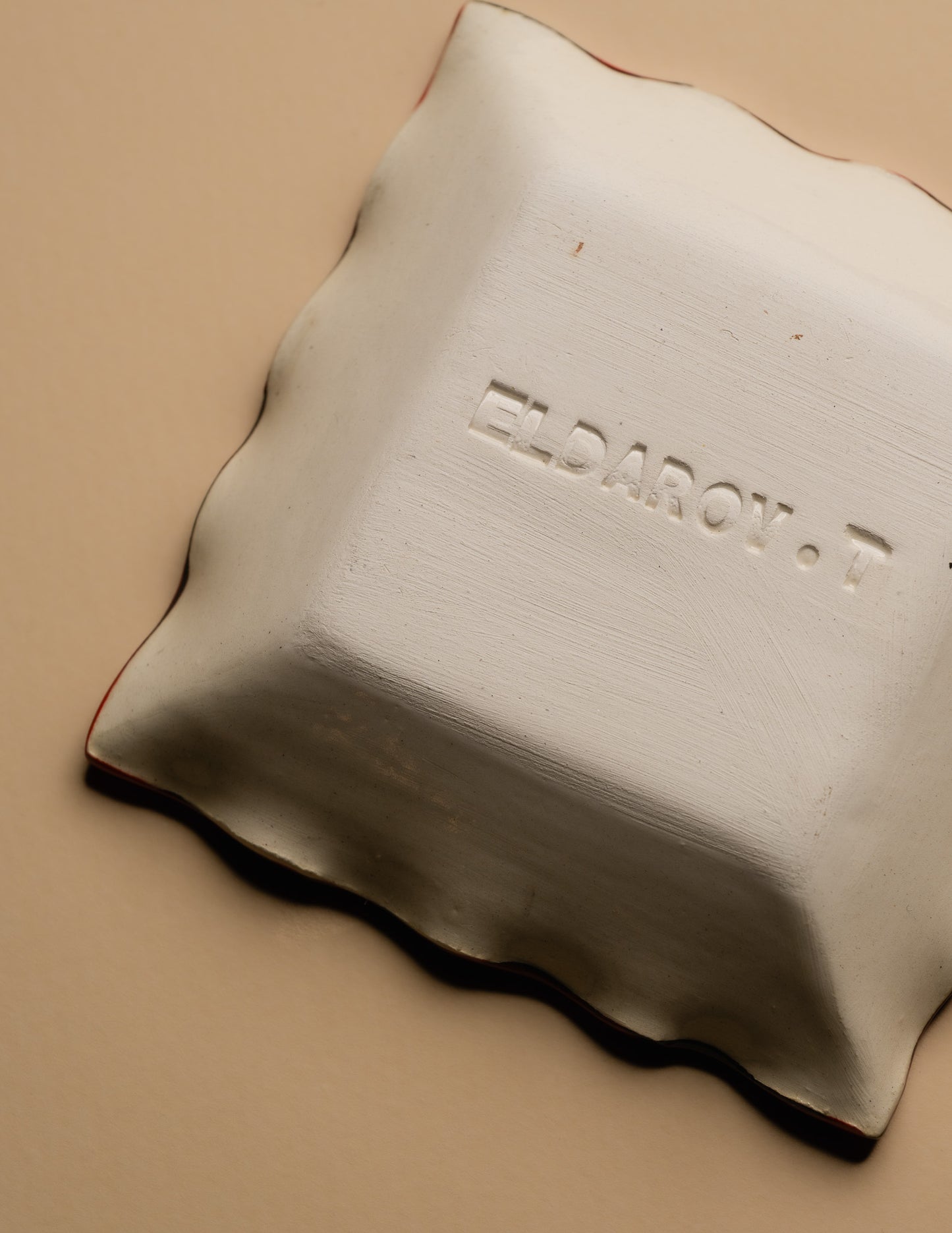 VIDE-POCHE EN CÉRAMIQUE DÉCOR VISAGE ET MOTIFS FLORAUX